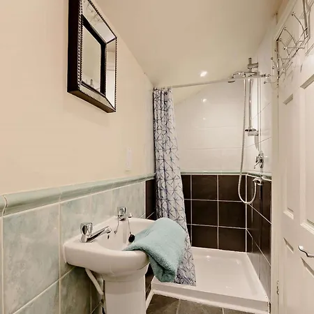 3 Bed In 93088 *