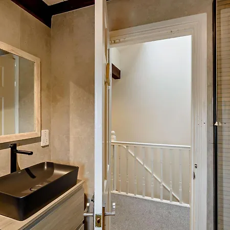 Holiday home 3 Bed In 93088 *