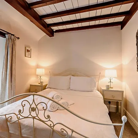 Holiday home 3 Bed In 93088 *