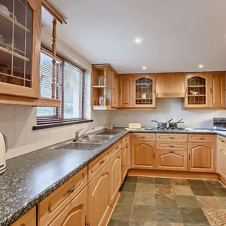 3 Bed In 93088 * Bowness-on-Windermere